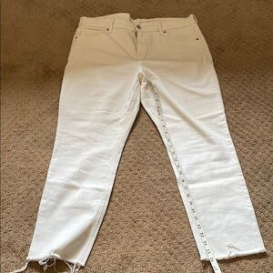 Old Navy White Straight Leg Jeans with Raw Hem